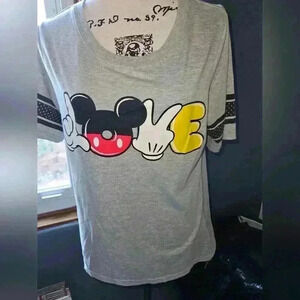 Disney Juniors Love T Shirt Size Xxl